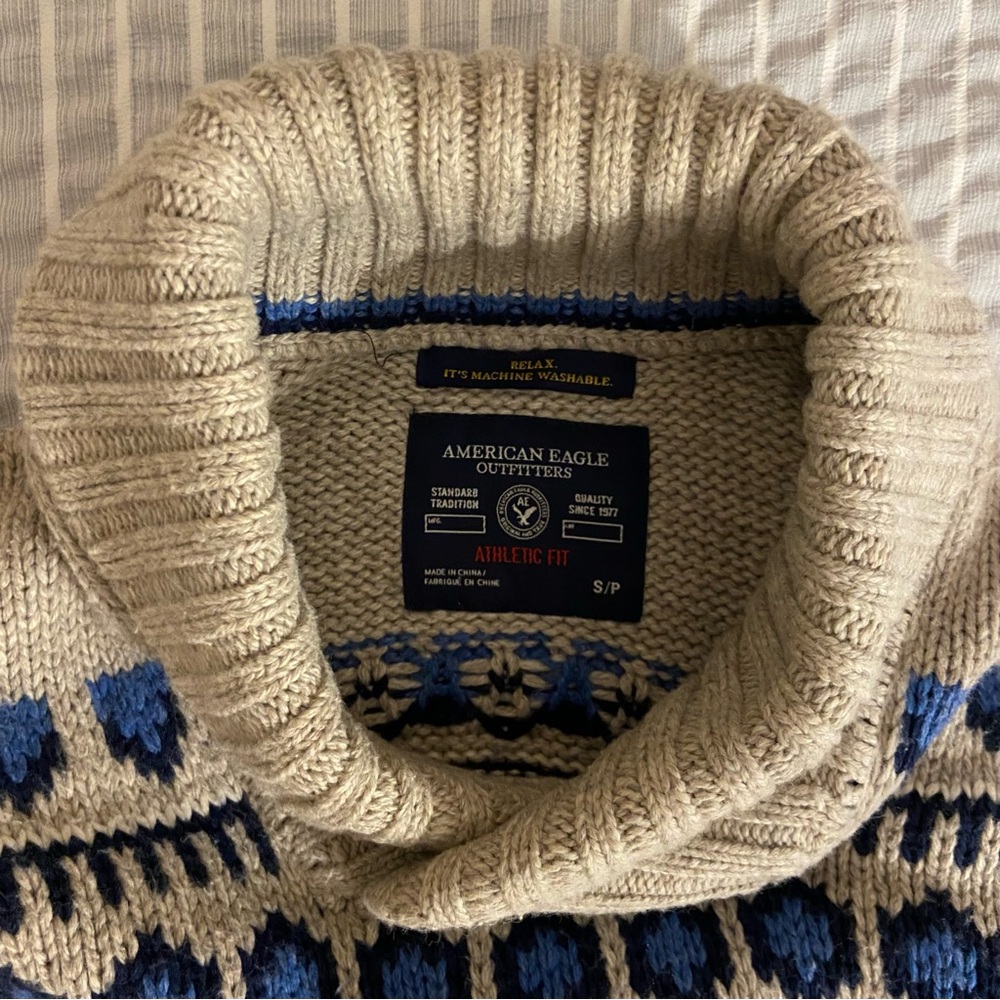 American Eagle Grey Patterned Sweater (Size Small) - image 6